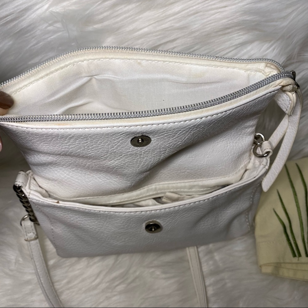 Kenneth Cole Reaction Crossbody Bag - Picture 4 of 7